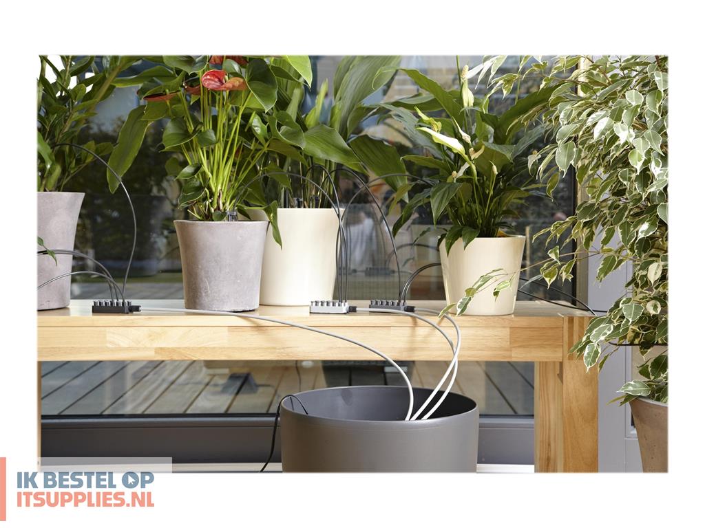 3634768-gardena_city_gardening_-_holiday_watering_set