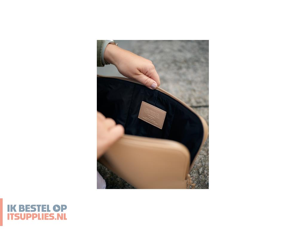 3601417-golla_601661_laptoptas_38-1_cm_15_opbergmapsleeve_cappuccino