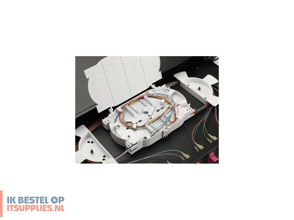 4523908-equip_337304_patch_paneel_1u