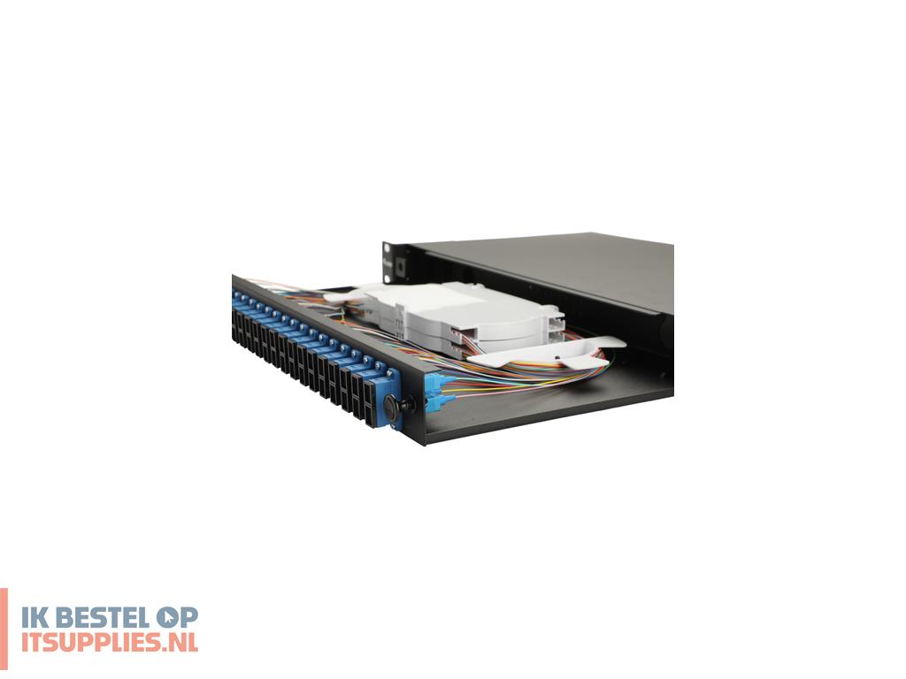 4529748-equip_337310_patch_paneel_1u
