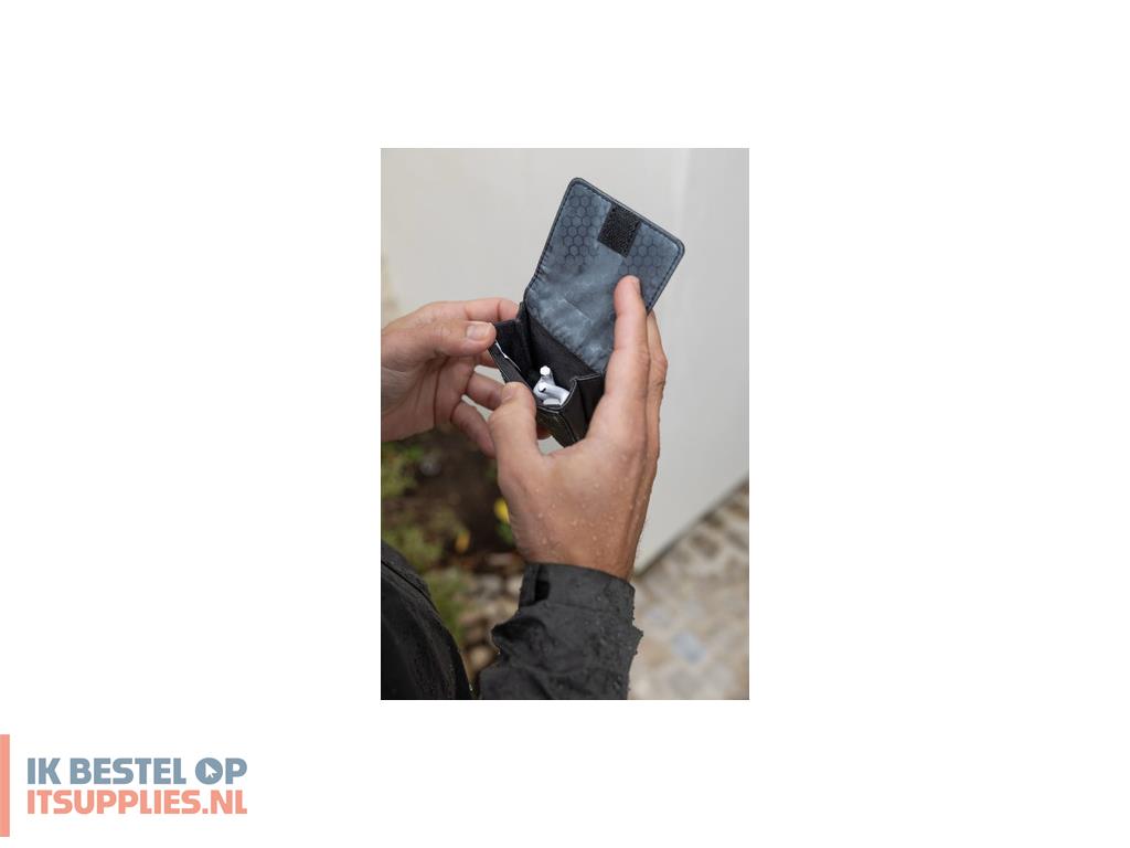 0105247-urban_armor_gear_uag_dryout_airpods_pro_3_rescue_pd_black_stazak