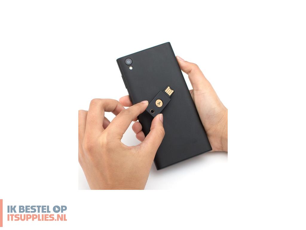 1659988-yubico_yubikey_5_nfc