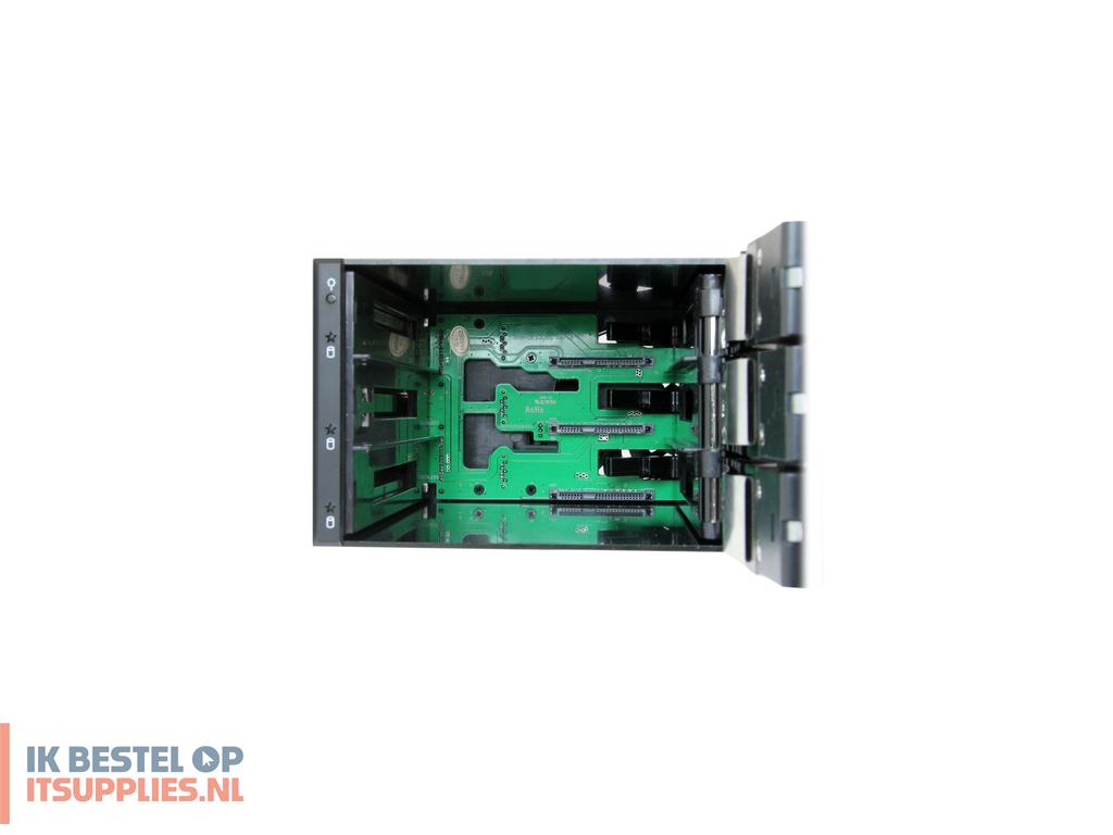 1604794-startechcom_hsb3satsasba_disk_array_0_tb_zwart